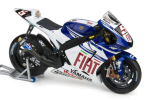 minichamps-112-yamaha-yzr-m1